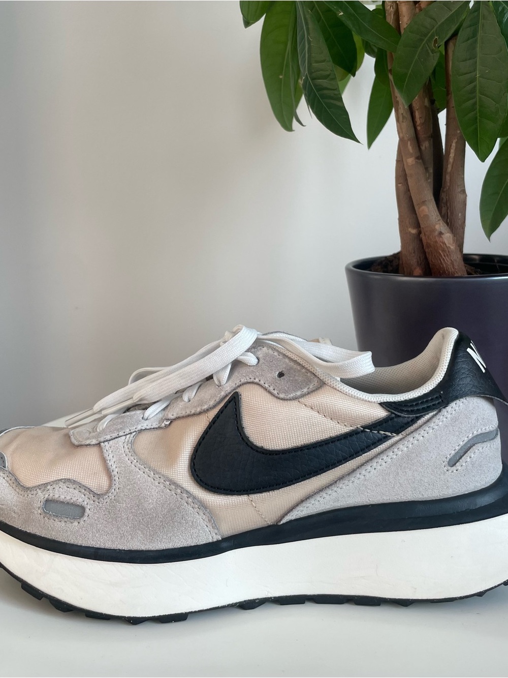 Women Size 7.5 Nike Phoenix Waffle
Sail Black Shoes